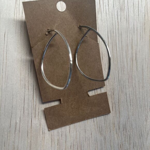 Silver Plated Pierced Dangle Earrings, unmarked, unbranded, modern, geometrical - Picture 5 of 8